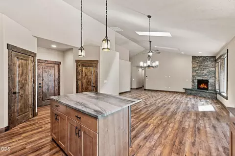 Living - 17035 Glendale Rd, Bend, OR 97707 photo 2 of 3