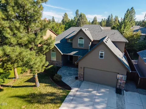 View/Area - 19976 Heron Loop, Bend, OR 97702 photo 1 of 8