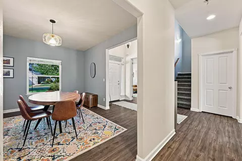 Entry Way - 19976 Heron Loop, Bend, OR 97702 photo 7 of 10
