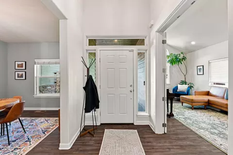 Entry Way - 19976 Heron Loop, Bend, OR 97702 photo 2 of 10