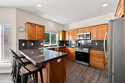 Kitchen - 19976 Heron Loop, Bend, OR 97702 photo 2 of 5