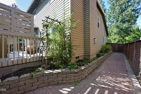 Exterior - 19976 Heron Loop, Bend, OR 97702 photo 10 of 11