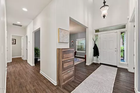 Entry Way - 19976 Heron Loop, Bend, OR 97702 photo 5 of 10