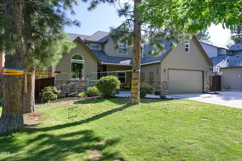 Exterior - 19976 Heron Loop, Bend, OR 97702 photo 4 of 11