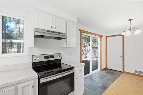 Kitchen - 16970 Quartz Hill Rd, Bend, OR 97707 photo 2 of 3