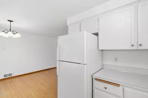 Kitchen - 16970 Quartz Hill Rd, Bend, OR 97707 photo 3 of 3