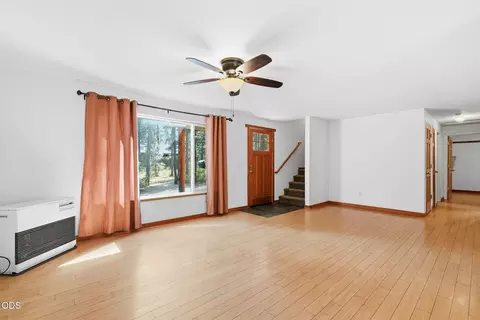 Living - 16970 Quartz Hill Rd, Bend, OR 97707 photo 2 of 8