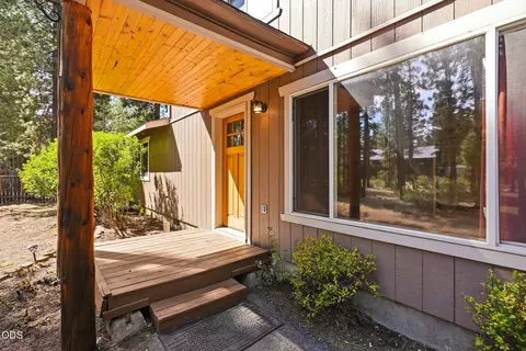 Exterior - 16970 Quartz Hill Rd, Bend, OR 97707 photo 3 of 11
