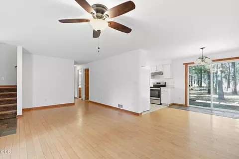 Living - 16970 Quartz Hill Rd, Bend, OR 97707 photo 6 of 8