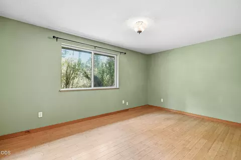 Bedroom - 16970 Quartz Hill Rd, Bend, OR 97707 photo 1 of 5