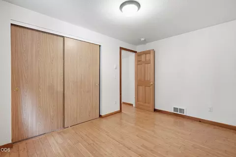 Bedroom - 16970 Quartz Hill Rd, Bend, OR 97707 photo 3 of 5