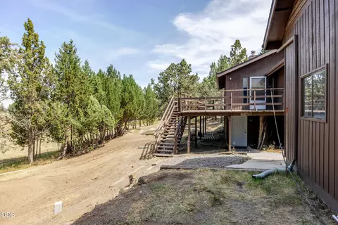 Exterior - 19411 Dayton Rd, Bend, OR 97703 photo 3 of 5