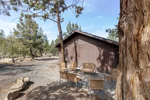 Exterior - 19411 Dayton Rd, Bend, OR 97703 photo 2 of 5