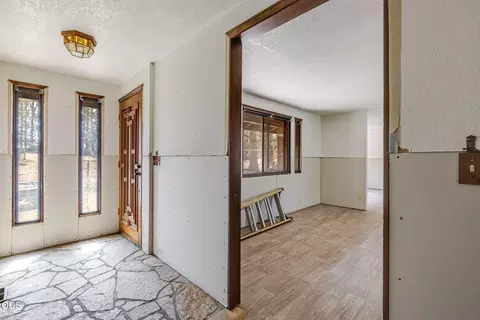 Entry Way - 19411 Dayton Rd, Bend, OR 97703 photo 1 of 1