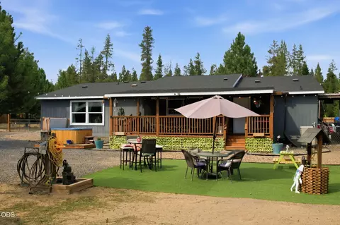Exterior - 52618 Rainbow Dr, La Pine, OR 97739 photo 3 of 10