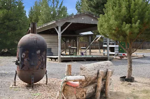 Exterior - 52618 Rainbow Dr, La Pine, OR 97739 photo 9 of 10