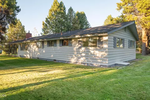 Exterior - 61909 Skyline View Dr, Bend, OR 97702 photo 6 of 17