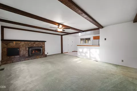 Living - 61909 Skyline View Dr, Bend, OR 97702 photo 4 of 4