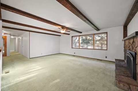 Living - 61909 Skyline View Dr, Bend, OR 97702 photo 3 of 4