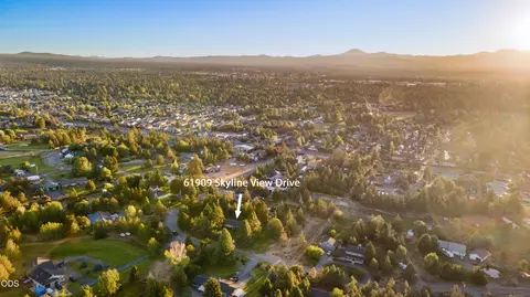 View/Area - 61909 Skyline View Dr, Bend, OR 97702 photo 1 of 5