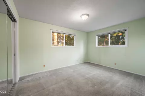 Bedroom - 61909 Skyline View Dr, Bend, OR 97702 photo 3 of 4