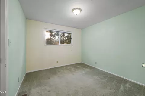 Bedroom - 61909 Skyline View Dr, Bend, OR 97702 photo 1 of 4