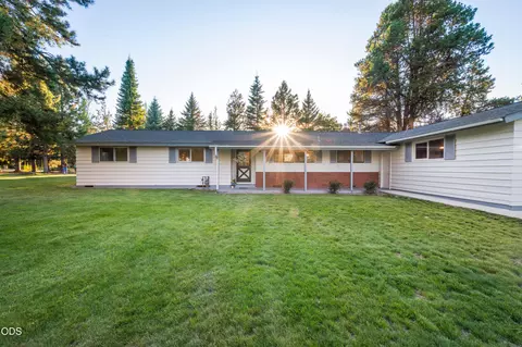 Exterior - 61909 Skyline View Dr, Bend, OR 97702 photo 1 of 17