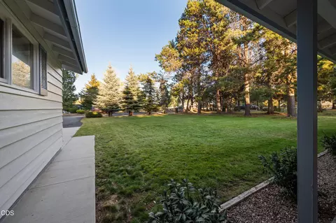 Exterior - 61909 Skyline View Dr, Bend, OR 97702 photo 13 of 17