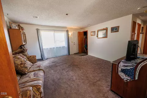 Living - 2941 Sylvia Rd, Central Point, OR 97502 photo 1 of 2
