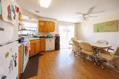 Dining - 2941 Sylvia Rd, Central Point, OR 97502 photo 1 of 2