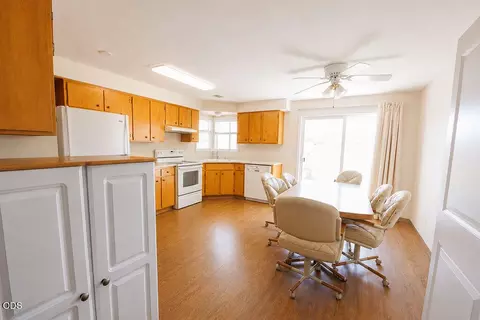 Dining - 2941 Sylvia Rd, Central Point, OR 97502 photo 2 of 2
