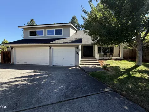 441 Silverado Cir, Medford, OR 97504