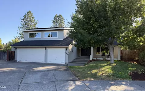 441 Silverado Cir, Medford, OR 97504
