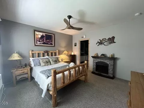 Bedroom - 1671 Hackett Dr, La Pine, OR 97739 photo 2 of 10