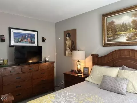 Bedroom - 1671 Hackett Dr, La Pine, OR 97739 photo 9 of 10