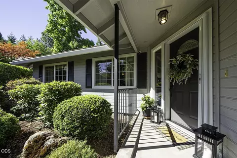 171 Shaniko Ct, Medford, OR 97504
