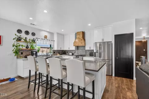 Kitchen - 967 Arrowhead Trl, Eagle Point, OR 97524 photo 1 of 5