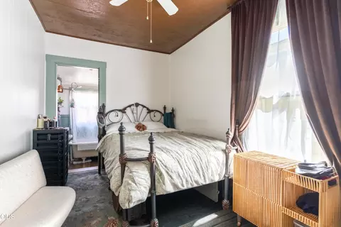 Bedroom - Undisclosed, Bend, OR 97703 photo 2 of 2