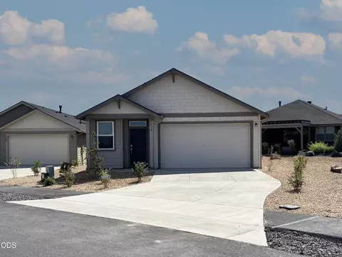 2618 NW 26th Loop N, Redmond, OR 97756