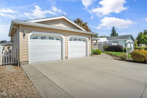 351 Orth Dr # 14, Central Point, OR 97502 photo 7