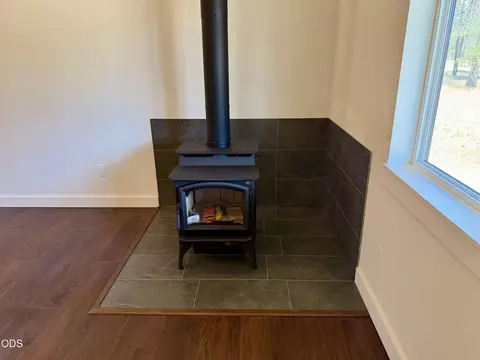 Living - 9004 Split Rail Rd #0, La Pine, OR 97739 photo 2 of 2
