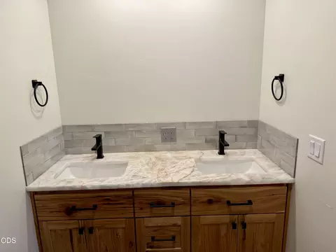 Bath - 9004 Split Rail Rd #0, La Pine, OR 97739 photo 4 of 4
