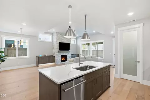 Kitchen - 3030 NW Celilo Ln, Bend, OR 97703 photo 4 of 4