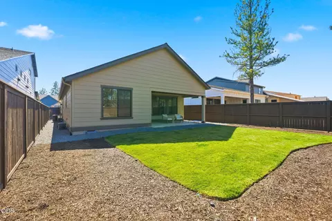 Exterior - 3030 NW Celilo Ln, Bend, OR 97703 photo 4 of 5