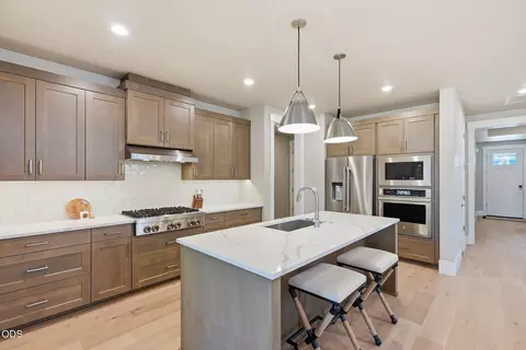 Kitchen - 3030 NW Celilo Ln, Bend, OR 97703 photo 3 of 4