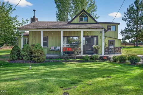 Exterior - 21485 Modoc Ln, Bend, OR 97702 photo 2 of 16