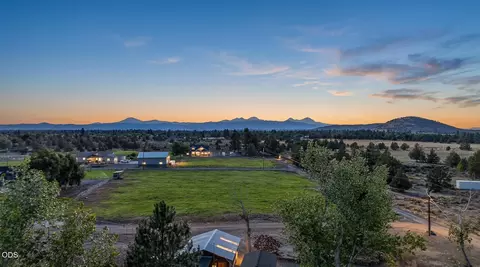 View/Area - 21485 Modoc Ln, Bend, OR 97702 photo 7 of 7