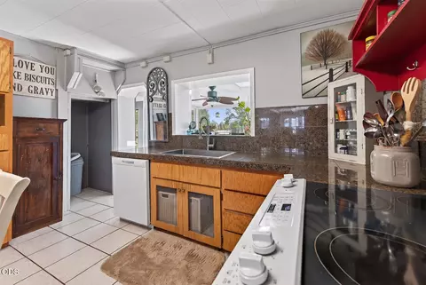 Kitchen - 21485 Modoc Ln, Bend, OR 97702 photo 1 of 2