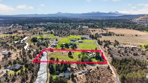 View/Area - 21485 Modoc Ln, Bend, OR 97702 photo 4 of 7