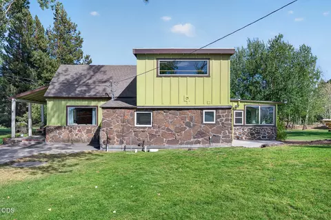 Exterior - 21485 Modoc Ln, Bend, OR 97702 photo 6 of 16